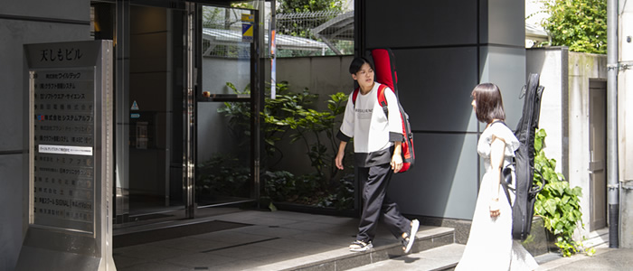 大阪梅田駅から13分でアクセスも良好！